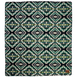 QISU Wool Blanket Throw | Large, Beautiful, Warm, Handmade in Ecuador by Local Artisans |94″ x 78″| Ultra-Soft, Hypoallergenic & Breathable | Non-Itchy or Scratchy Fabric (Shamrock Star)