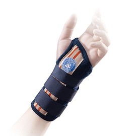 Wrist Immobilisation Splint for Children. Recommended for Wrist sprains, tendinitis and Wrist Tendon Disorders, Wrist Joint Pain and Rheumatic Diseases. (Right)