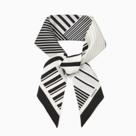 Hazzys (광주신세계)25SSSILK100% 블랙 스트라이프 쁘띠 실크 스카프 HISC5E815BK (Gwangju Shinsegae) 25SS 100% SILK Black Stripe Petit Silk Scarf HISC5E815BK