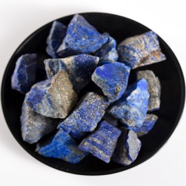 VMDEKK Lapis Lazuli Raw Crystals and Gemstones Kits,7 Chakra Crystals Healing Crystal Gifts for Women, Natural Tumbled Stone for Reiki,Wiccan,Decoration,Crystal Gravel with Instruction for Beginner