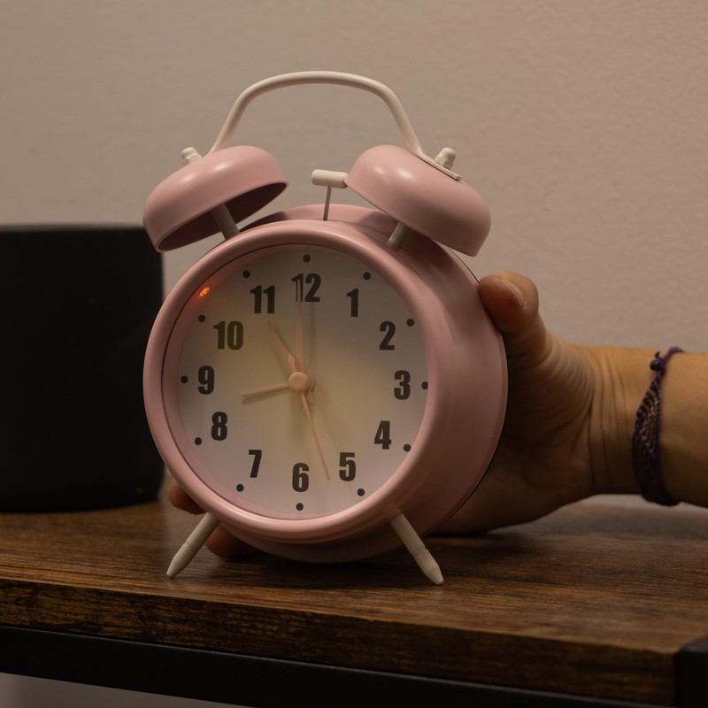 GIFTMARKET - Quiet analogue alarm clock. Double bell alarm clock,
