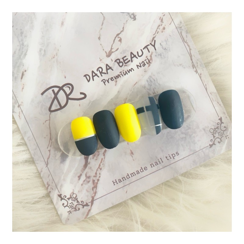 Next day delivery⭐Matte checked nails⭐ / 다음날 발송⭐무광 체크네일⭐