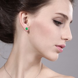 Gem Stone King 925 Sterling Silver Green Simulated Emerald Bezel Setting Stud Earrings For Women Men (1.54 Ct Round 6MM)