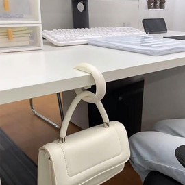 Round Purse Hooks for Tables and Bars, 1Pc Round Handbag Hangers for Tables,Round Purse Hook Floding Bag Hanger Hook,Round Handbag Hanger Folding Decor Table Hook Handbag Hanger for Under Table,White