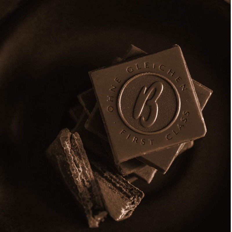Bahlsen First Class Dark Cookies (1 box) - Hazelnut wafers