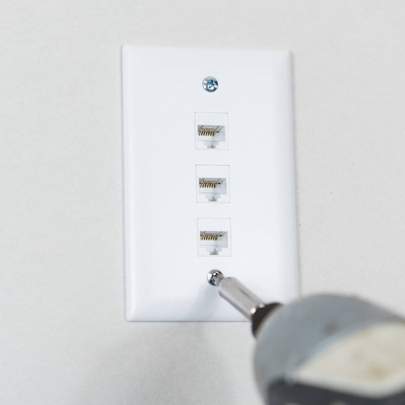 Legrand - OnQ 3 Port Keystone Single Gang Wall Plate,