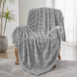 NEWCOSPLAY Super Soft Throw Blanket Grey Premium Silky Flannel Fleece 3D Checkered Lightweight Bed Blanket All Season Use (Grey, Throw(50"x70"))