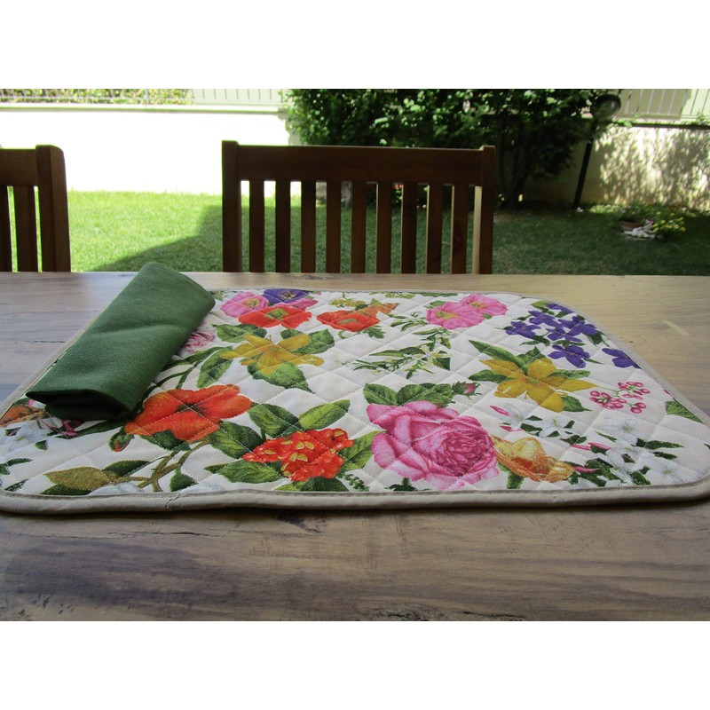 I pay little New!!! American Quilted Placemat with Floral Patterned