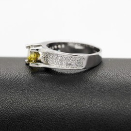 Uloveido Women's White Gold Plated Round Brilliant Cut Light Green Cubic Zirconia Engagement Rings Eternity Wedding Band Valentine's Gift for -friend Women (Light Green, Size 6) Y006