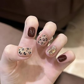 Press on Nails Square Short Length Glossy Full Cover Acrylic Square Shaped False Nails with Leopard Designs Artificial Short Square Fake Nails with Charms Glue Stick ons Fingernails for Women(Z946)