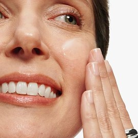 Clinique Turnaround - Suero facial de renovación acelerada para todo tipo de piel, exfoliante + alisante, 1 onza líquida