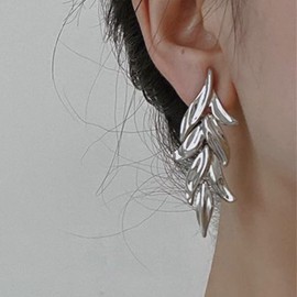 Inateannal Vintage Leaf Dangle Earrings Silver Leaves Earrings Long Leaf Drop Earrings Metal Tassel Leaf Earrings Jewelry for Women and Girls