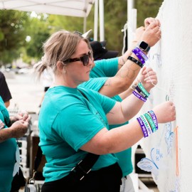 Freesdai 144pcs Suicide Prevention Awareness Silicone Wristbands Bulk, Inspirational for Men Women Teens Group Event