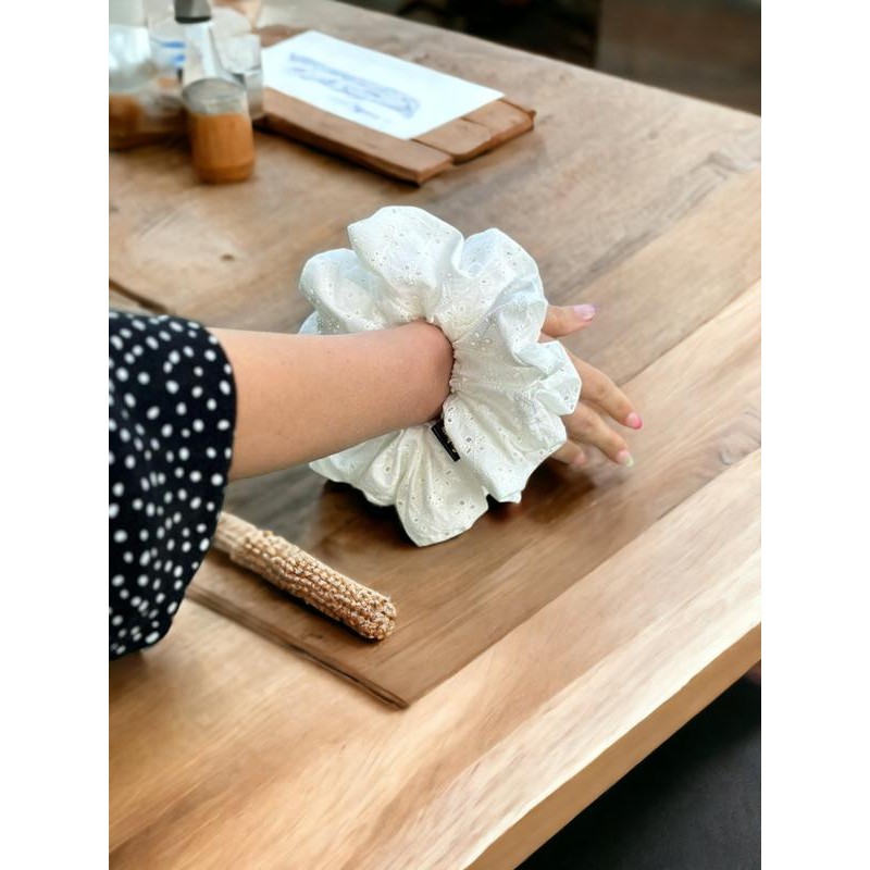 Bella Scrunchie - Size: Bella XL