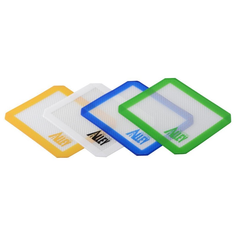 Non-Stick Wax Mat Pad [4 Pack] / Silicone Rolling Baking