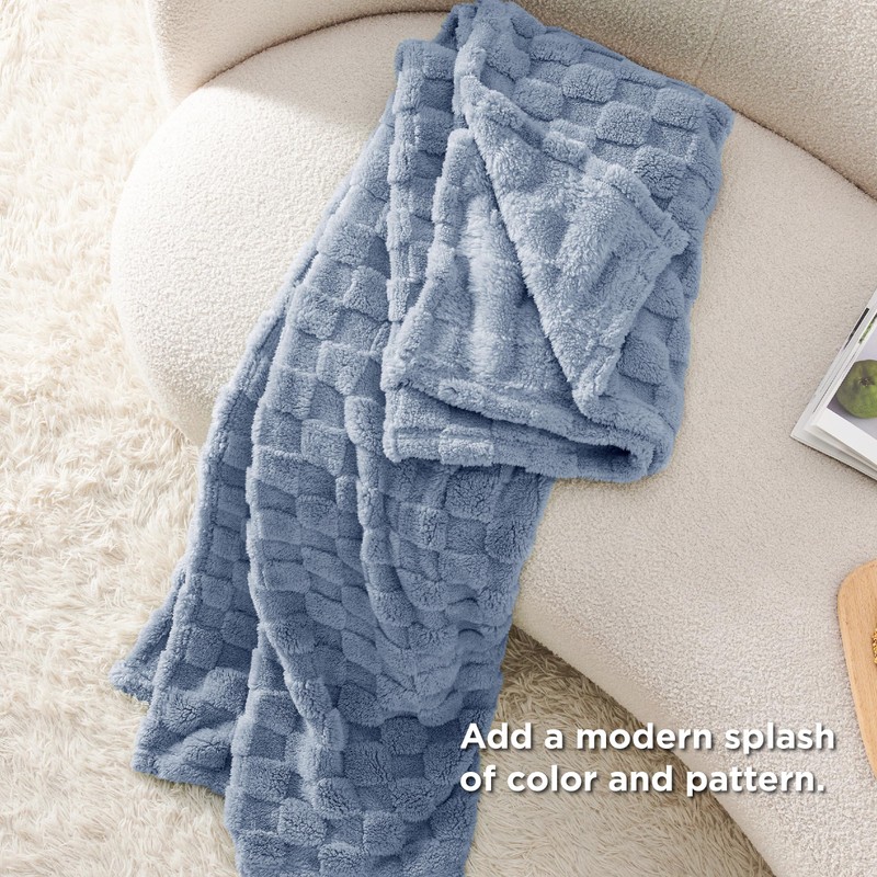 Bedsure Fleece Throw Blanket for Sofa - Soft Checkered Single