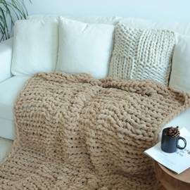 Maetoow Chenille Chunky Knit Blanket Throw （50×60 Inch）, Handmade Warm & Cozy Blanket Couch, Bed, Home Decor, Soft Breathable Fleece Banket, Christmas Thick and Giant Yarn Throws, Khaki