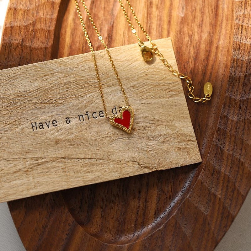 UniLogue Preference Exquisite Design Dainty Red Heart Choker Chain for
