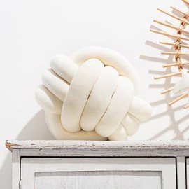 Velvet Chunky Yarn Bulky Giant Arm Knitting Yarn, Super Soft Jumbo Tube Weight Yarn, Fluffy DIY Crochet Hand Making Washable Yarn for Blanket, Pet Bed, Rugs Pillow (2.2lb-Milk White)