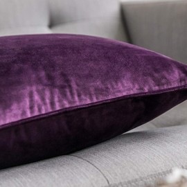 Miulee Set of 2 Velvet Cushion Covers, Flange, Wrapped Edge Cushion Covers, Decorative Sofa Cushions for the Living Room, Bedroom, 40 x 40 cm, Aubergine Purple