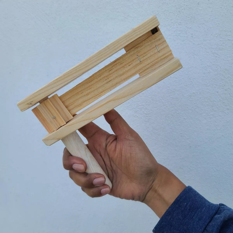 Set 4 Matracas Madera Natural Chicas Fiesta Partidos