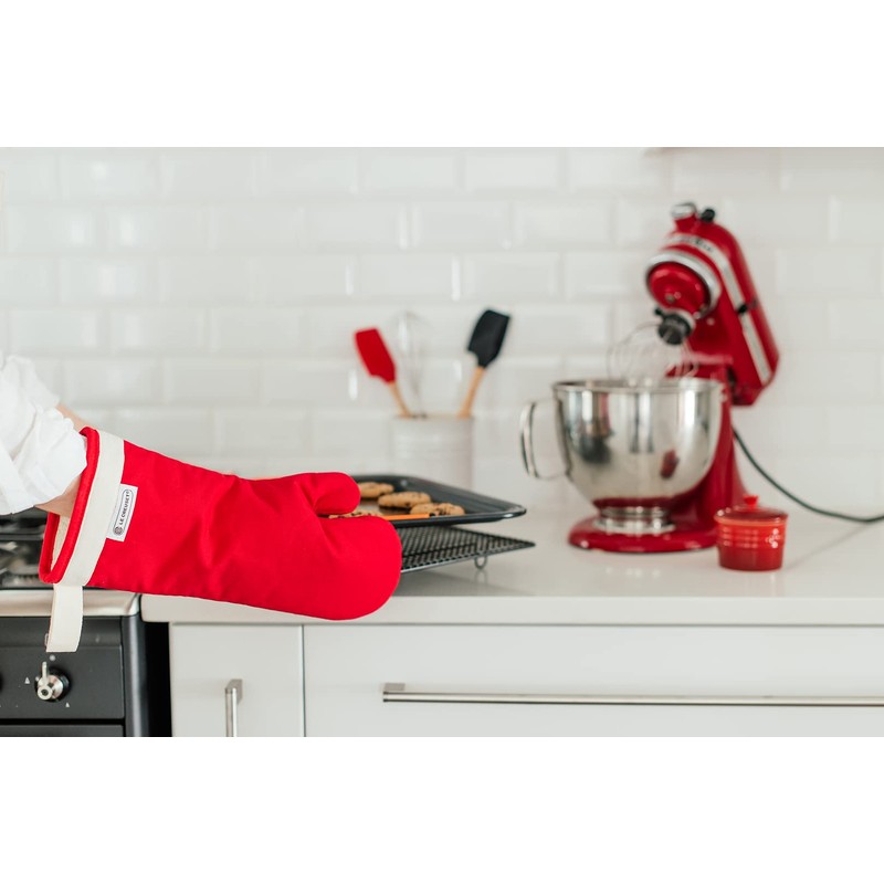 Le Creuset 95002300060000 Oven Glove with Extra Long Sleeve, One