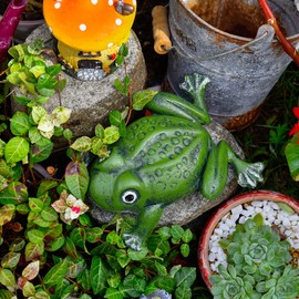 Sungmor Cast Iron Key Hider Outdoor Frog Statue, Hide Spare Key Holder for Outside, Small Garden Frog Statue Lawn Ornament, Indoor Decoration Jewelry Trinkets Box