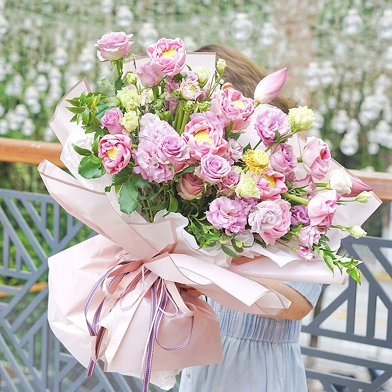 Vesaneae 20 Sheets Bouquet Wrapping Paper, Waterproof Gold Edge Flower