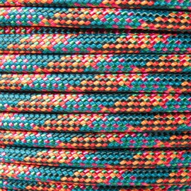 Paracord Planet Holiday Colors 550 Paracord – Great for DIY, Bracelets, and Lanyards – Mele Kalikimaka (25 Feet)