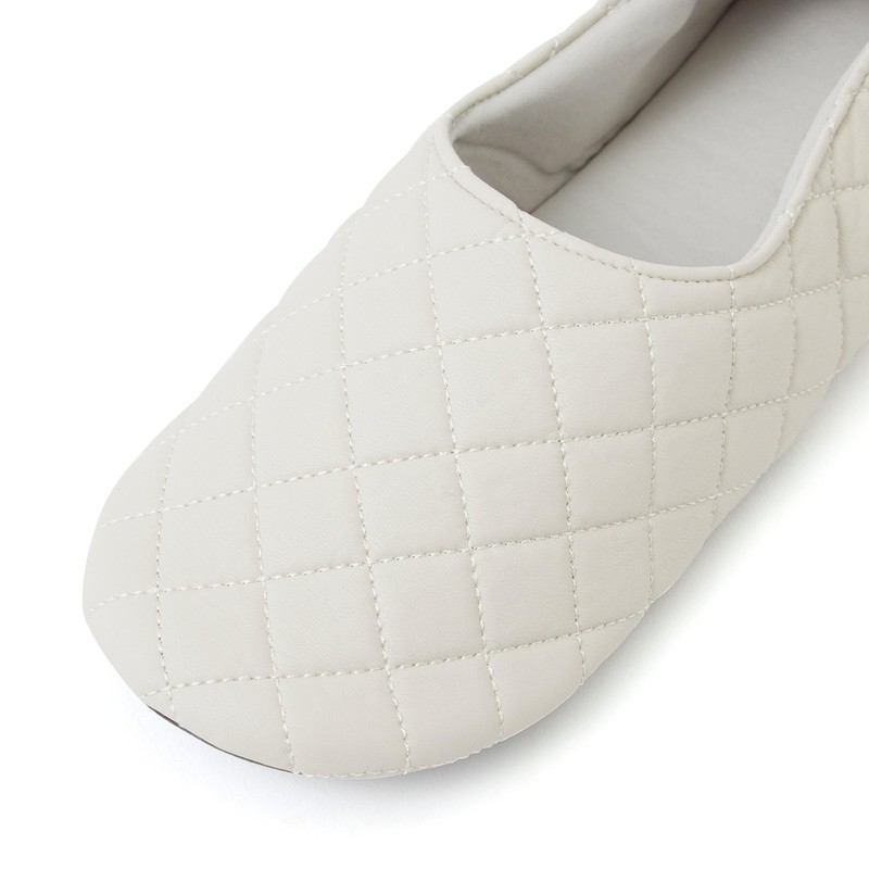 Francfranc Quilted Pocket Room Shoes, white