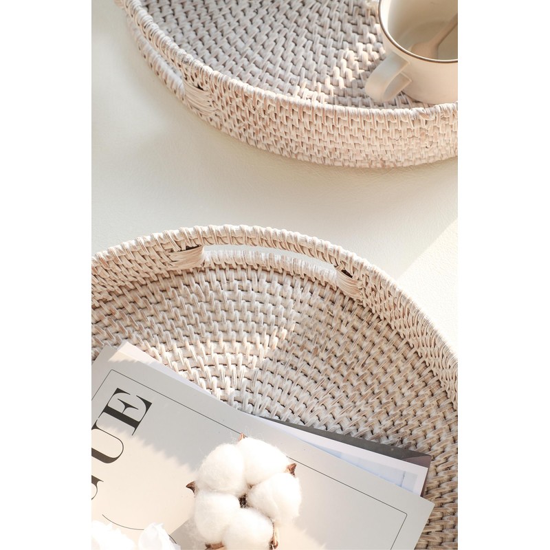 HITOMEN 11.8" Hand-Woven Round Rattan Serving Tray Decorative Wicker Trays
