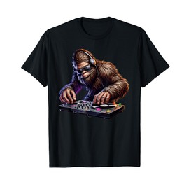DJ Bigfoot Music Mixer Sasquatch Spinning & Cutting Tracks T-Shirt