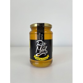 Lemon Honey. Pure Bee Honey. 100% Natural. Hand-made product from our own harvest. Floral aroma and sweet taste. Origin: Spain. Lemon honey. Honey with light colour.
