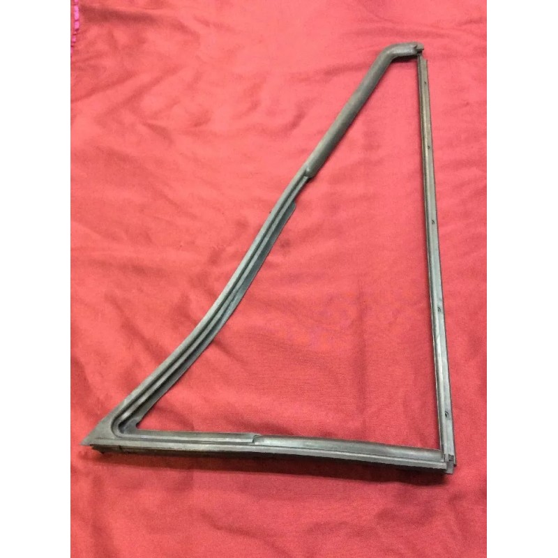 TOP QUALITY 1966-1977 EARLY FORD BRONCO PREMIUM VENT WINDOW SEAL