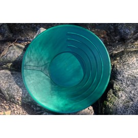 SE 14 Inch Gold Panning Pan Set - Three Riffles for Easier Mining and Prospecting, Green