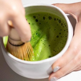 Naoki Matcha Mezcla Ceremonial Orgánica De Primera Primavera: Auténtico Té Verde Matcha En Polvo Japonés De Primera Cosecha, Grado Ceremonial, De Kagoshima, Japón (50 G/1,75 Oz)