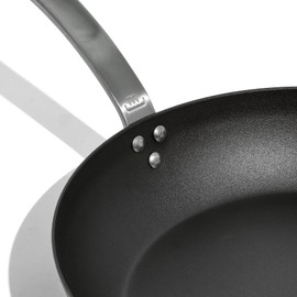 Made In Made In Cookware - Seasoned 12" Carbon Steel Frying Pan - (Like Cast Iron, but Better) - Professional Cookware - Crafted in Sweden - Induction Compatible