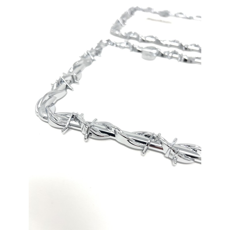 Universal Barbed Wire Design Plastic License Plate Frames, Set of