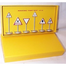 atlas editions miniatures dinky toys Hazard Warning Signs 6pc