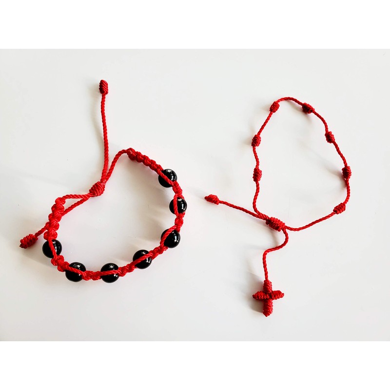 Pulcera Roja de Siete Nudos y Pulcera de piedras Azabache