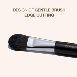 STUDIO17 Foundation Brush for Makeup | Professional Makeup Brush with Premium Synthetic Bristles | Flawless Korean Makeup Brushes | Brush Designed by Artists.