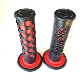 XKMT-"Valentino" Engraved Gel Style Grips RED ATV QUAD Compatible With KAWASAKI POLARIS SEADOO BOMBARDIER JET SKI ATV FOREMAN RECON RINCON Brute Force Prairie BRUIN GRIZZLY [B017QV8KRA]