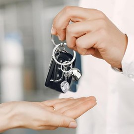 Helmet Keychain, 2 Pieces, 3D Mini Helmet Keychain, Motorcycle Helmet Keyring, Motorcycle Helmet Pendant Keychain, Helmet Charm Key Ring, Car Key Chain, Car Key Decoration Accessories, for Women Men