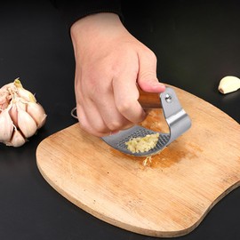 OWLMATE Garlic Press Stainless Steel Garlic Press Rocker with Wooden Handle Garlic Rocker Innovative Design Easy Cleaning for Kitchen Aid