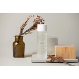 OSAJI Comfortable Nail Remover "Support Nail Barrier Function/Enjoy the Scent of Essential Oils" 3.4 fl oz (100 ml)