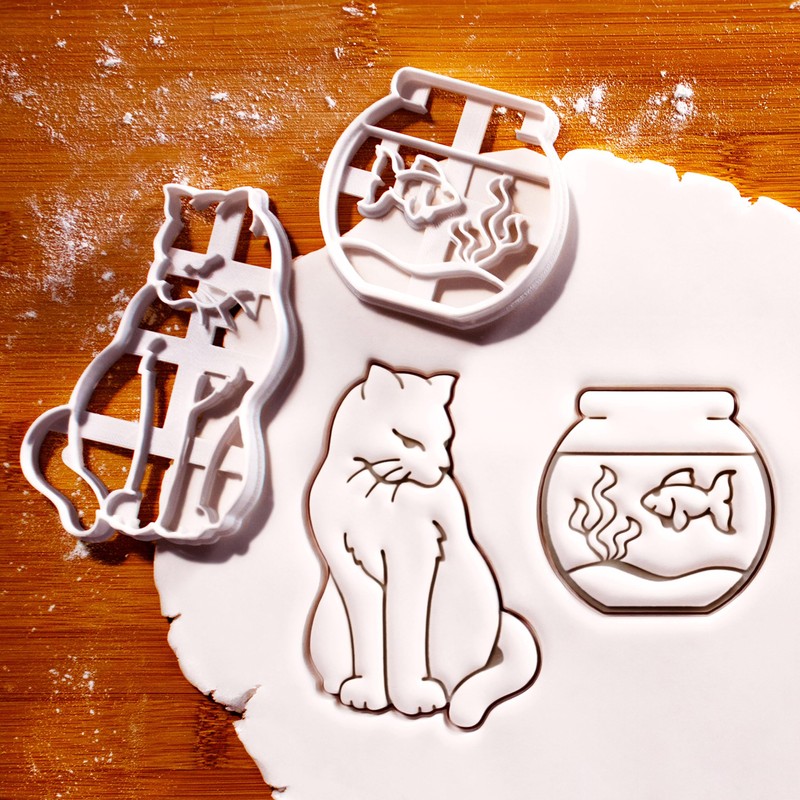 BAKERLOGY Set of 2 Curious Cat and Fish in Fishbowl