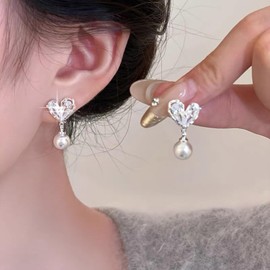 Yheakne Vintage Rhinestone Heart Pearl Drop Earrings Pearl Dangle Earrings Silver Love Heart Stud Earrings Sparkly Cz Pearls Earrings Jewelry for Women