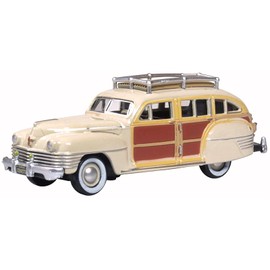 1942 Town & Country Woody Wagon Catalina Tan with Wood Panels and Roof Rack 1/87 (HO) Scale Diecast Model Car by Oxford Diecast 87CB42003