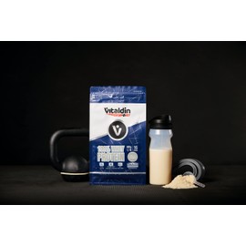 VITALDIN SPORT 100% Whey Protein Vanilla 500 g - 100% Whey Protein Powder with Digezyme - Muscle Building & Regeneration - Vanilla Flavour - 6.7 g BCAA per Serving - No Added Sugar