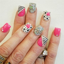 LRKNNO Valentines Press on Nails Short Square Heart Fake Nails Glitter Rhinestones French Press on Nails with Designs Full Cover False Nails Cute Pink Valentines Day Acrylic Nails for Women Girl 24Pcs